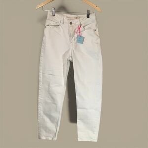 American Eagle Outfitters mom Jeans